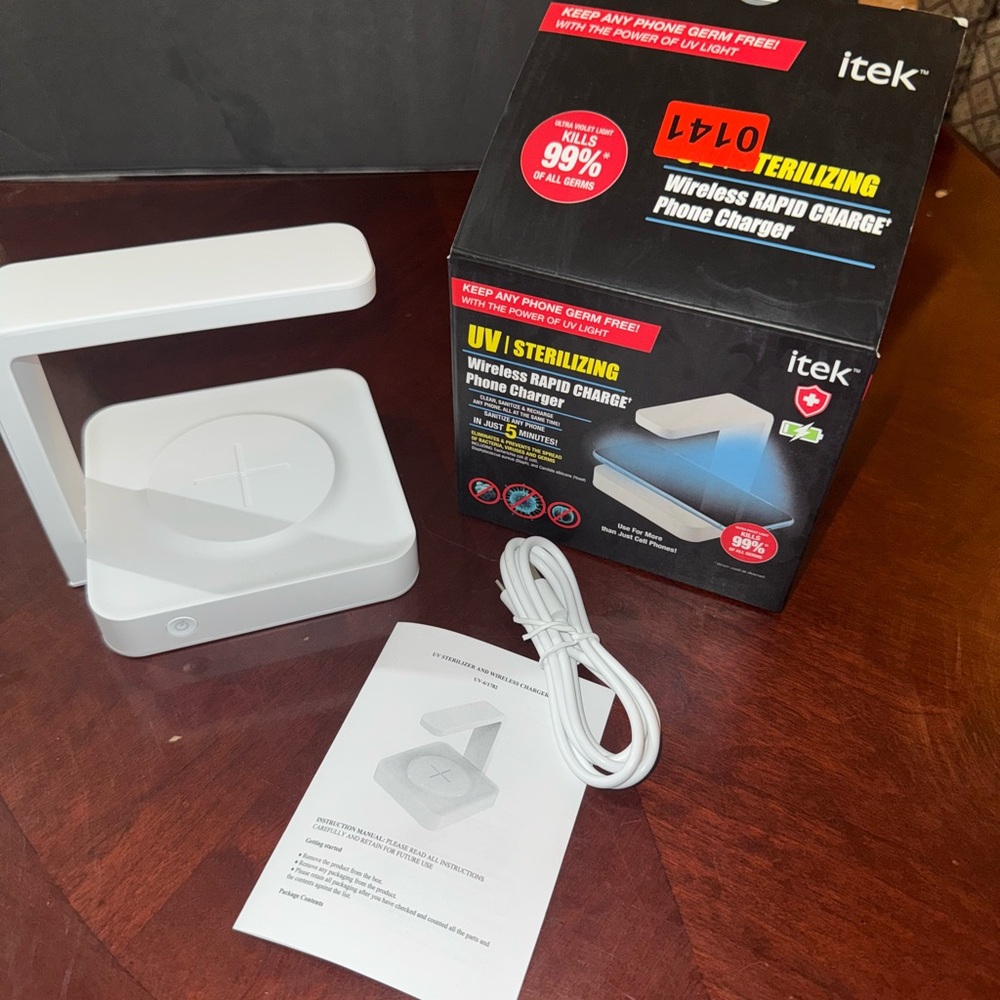 White Wireless Rapid Charge Phone Charger